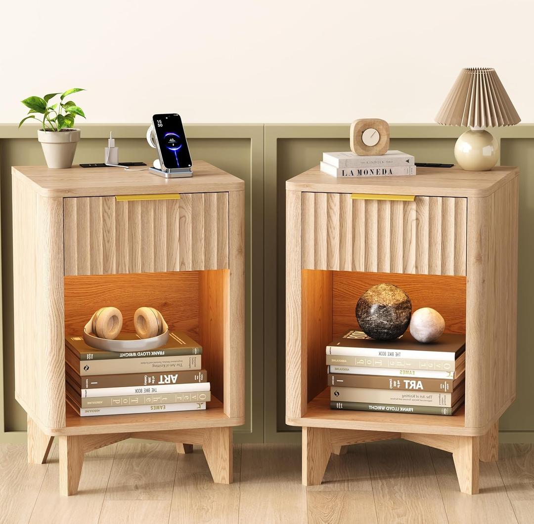 Fluted Nightstand Set of 2, Wooden Night Stand with Charging Station and LED Light, Modern Mid Century End Table with Drawer, Bedside Table for Bedroom, Natural Oak