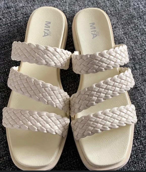 Women’s size 8 Mia Girl sandal