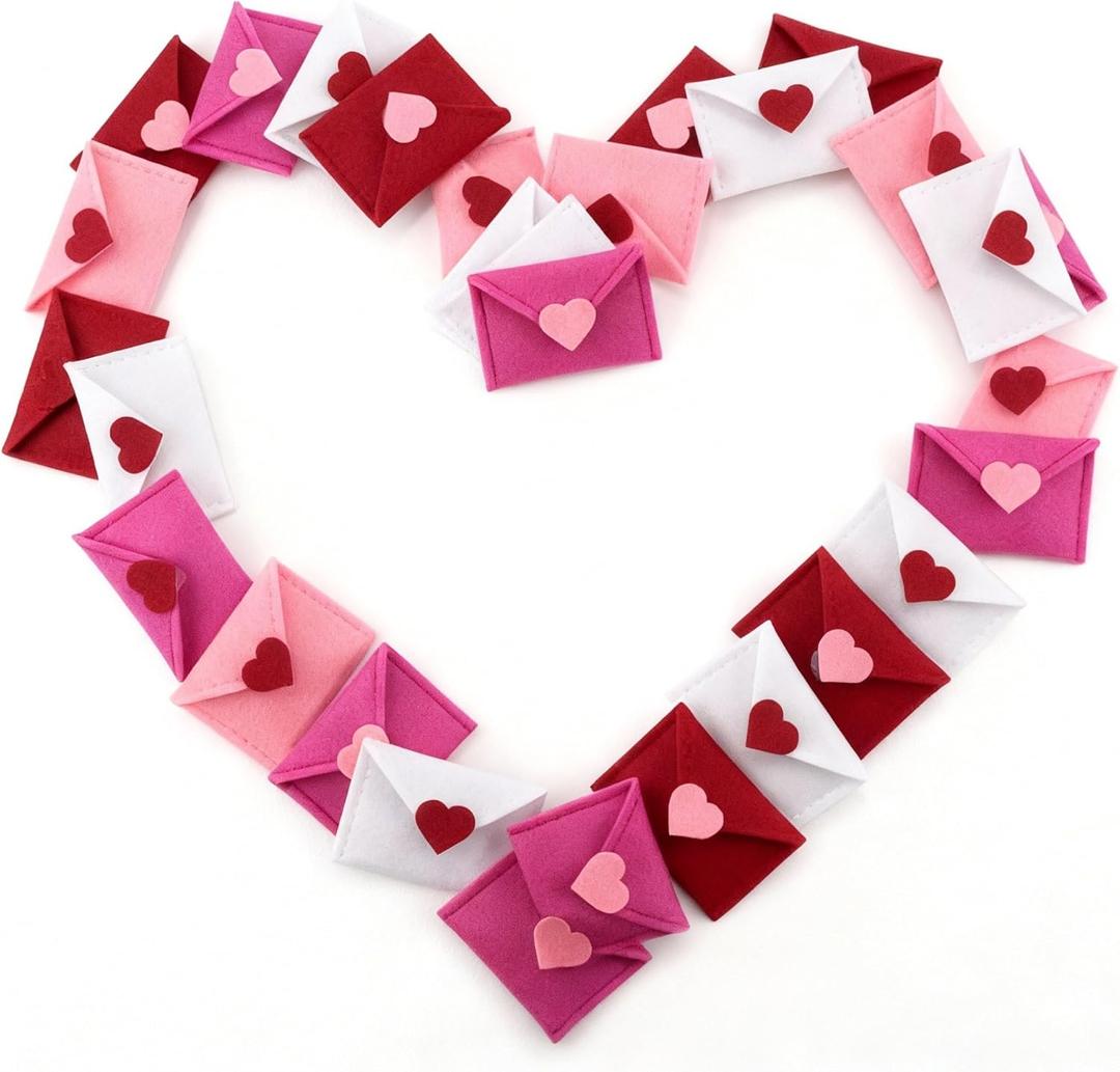 Frienda 100 Pcs Valentine's Day Mini Felt Envelopes 2.52 x 1.57 In for Mini Love Notes Heart Love Envelopes for Valentine Party Decoration Favor Table Scatter Exchange Gifts Wedding Shower DIY Crafts