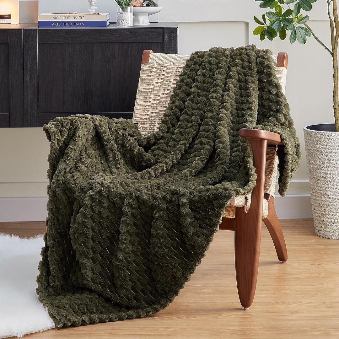 EXQ Home Fleece Blanket Twin Size for Couch or Bed - 3D Imitation Turtle Shell Jacquard Decorative Blankets - Cozy Soft Fuzzy Flannel Blanket Suitable for All Seasons (60"80",Dark Green)