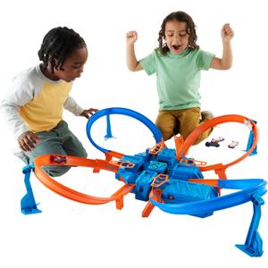 Hot Wheels Track Set with 1:64 Scale Toy Car, 4 Intersections for Crashing, Powered by a Motorized Booster, Criss-Cross Crash Track