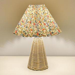 Pleated Table Lamp Bedside Night Lamp, Rattan Base, Fabric Pleated Lampshade, Adjustable Light Color and Brightness, USB Powered, Vintage Style Light for Bedroom Living Room Office (Floral Print)