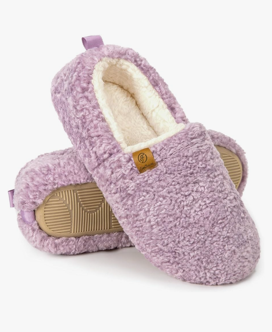 EverFoams Women’s Soft Curly Full Slippers Memory Foam Lightweight House Shoes Cozy Loafer with Polar Fleece Lining Size 5-6