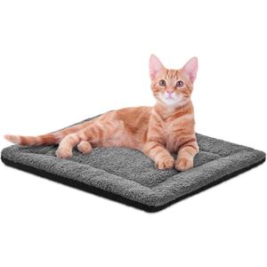 K&H PET PRODUCTS Self-Warming Cat Bed Pad, Self Heating Pad for Outdoor Cat Houses, Warming Mat for Indoor Pet Beds & Furniture, Reversible Blanket, Machine Washable - Small 21 X 17in Gray/ Black