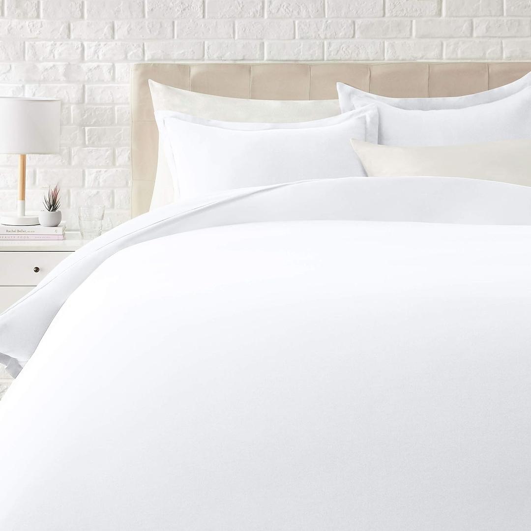 Amazon Basics Lightweight Microfiber 3 Piece Duvet Cover Set with Zipper Closure, Full/Queen, Bright White, Solid