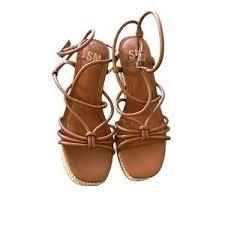 SM NEW YORK Color Taupe, Size 9