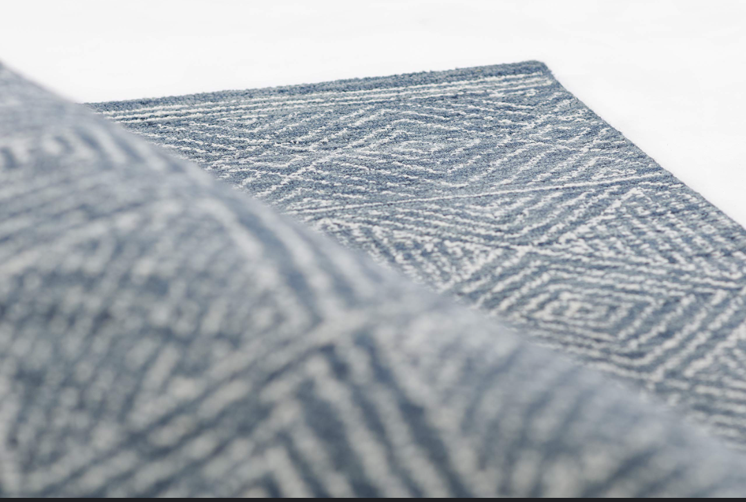 Mohawk Accent Rug – Blue Geometric Pattern 20" x 32" – Machine Washable