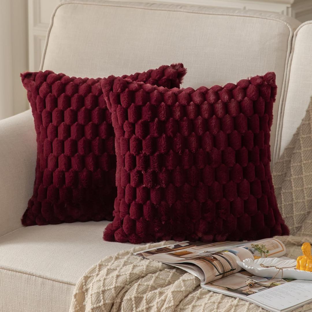 MANDIOO Pack of 2 Burgundy Super Soft Plush Fluffy Decorative Throw Pillow Covers 18x18 inch Faux Fur Wool Velvet Cushion Covers Pillow Cases Couch Sofa Bed Living Room