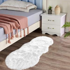 Latepis Faux Sheepskin 2x4 Shag Throw Rugs White Fur Sheep Skin Rug Carpet Alfombras para Habitacion Furry Rug for Bedroom Cushion Home Dcor, Sheepskin