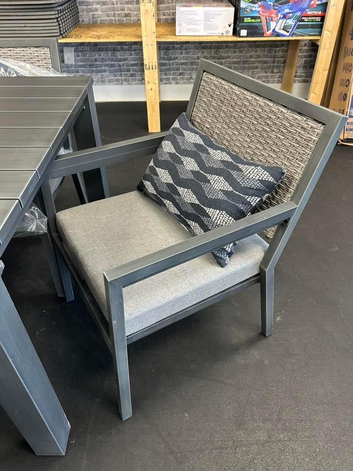 HD MATTEO DINING CHAIR