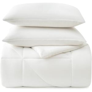 UGG Full/Queen Comforter Set – 3 Piece Luxury Reversible Plush Queen Bed Set with Down Alternative Fill, Soft Comforter Bedding Set with 2 Pillow Shams for Home & Bedroom Decor, White Snow (Corey)
