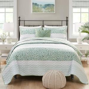 Madison Park Quilt Set, Seersucker Floral Coverlet for King Size Bed, All Season Lightweight Bedding, Farmhouse Quilt Set, Vermicelli Quilting, Throw Pillow, Caralie, King/Cal King Green 4 Piece