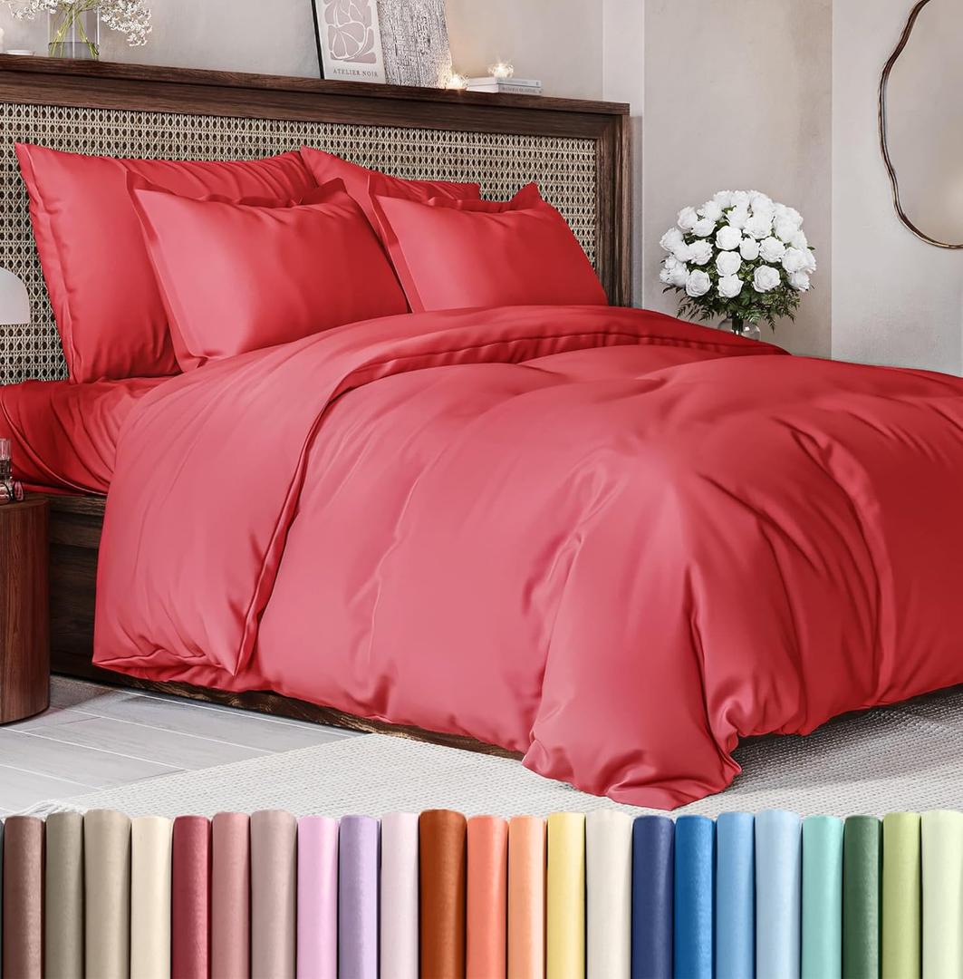 CGK Unlimited Duvet Cover Queen Size Set - Extra Soft Queen Size Duvet Cover 90 x 90 with 2 Pillow Shams - Hotel Quality Easy Care w/Zipper Closures & Ties - Bedding and Bed Linens Set (Red)