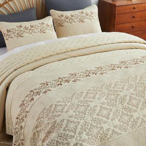 EVENHUG Floral Embroidered Quilt Set Queen Size 3 Piece Bedding Set Reversible Farmhouse Bedspread Coverlet with 2 Pillow Shams Lightweight Soft Bed Cover for All Season (92"X 96",Beige)