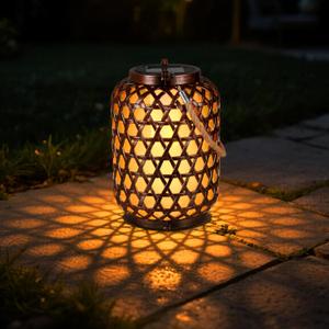 Solar Lantern Outdoor Waterproof, Hanging Solar Lantern with Flickering Flames, Birthday Gifts for Women Men, Outdoor Lights for Camping, Garden, Patio, Pathway, Yard Decor