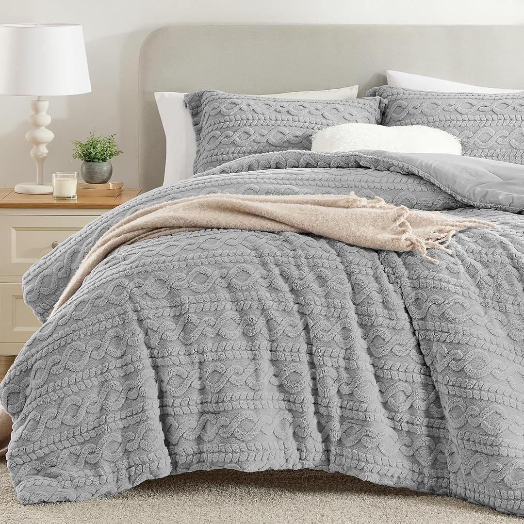 Homelike Moment Fluffy Comforter Set Queen Size, Grey Warm Fleece Comforter Full Size Bed Set for Winter 3 Piece (01-Grey-Geometric)