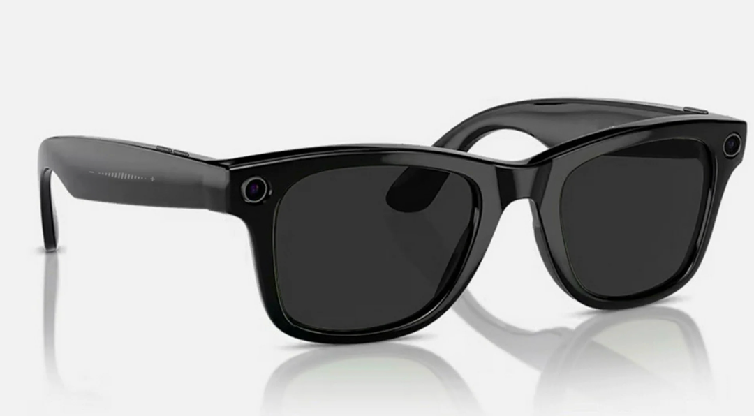 Smart Glasses with 8MP HD Camera Photo Video Recording, ChatGPT AI Photos Recognition, Q&A, Live Translation, Bluetooth Earphone Call, Music (Sunglasses Lenses)