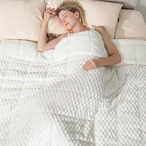 Super Soft Luxury Fleece Sherpa Weighted Blanket 15 lbs for Adults, Turtle Shell Fuzzy Cozy Warm Weighted Throw for Winter, Ceramic Beads Washable Heavy Blankets for Couch Bed, Cream White, 60"x80"