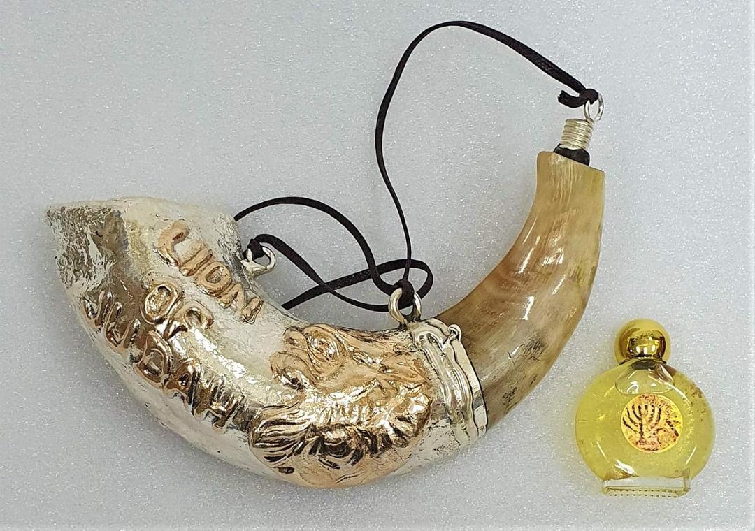 Silver 925 Anointing Ram Shofar Lion Of Judah with Gift of 12ml Anointing Oil Bottle from the Holy Land