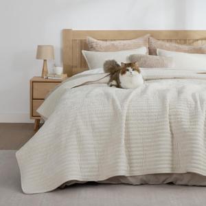 BEDELITE Velvet Quilt Set King Size, Luxury Velvet Comforter for All Season, Lightweight Soft Quilted Bedding Set, Striped Channel Oversized Bedspread Coverlet with 2 Pillow Shams, Ivory White