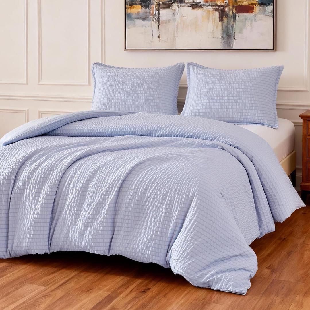 Amazon Basics Duvet Cover Set Jacquard Geometric Microfiber 3-Piece, with 1 Duvet Cover and 2 Pillow Shams, Comforter Not Included, Queen, Blue Striped