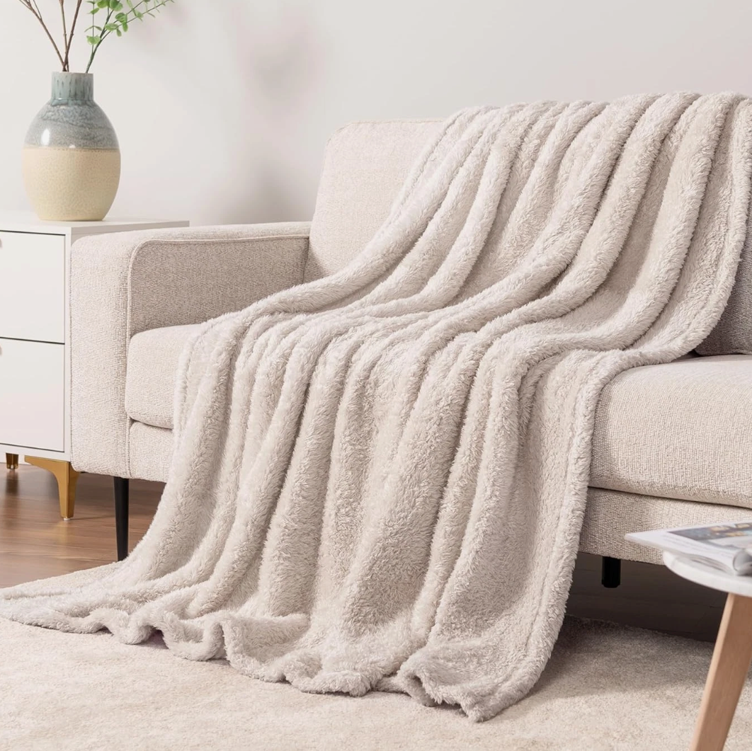 Tinideya 6 Pack Sherpa Fleece Throw Blanket Bulk 50"x 60" Soft Plush Couch Blankets for Women Wedding Spa Sofa Sleepover Party Supplies Guest Room Decor (Beige)