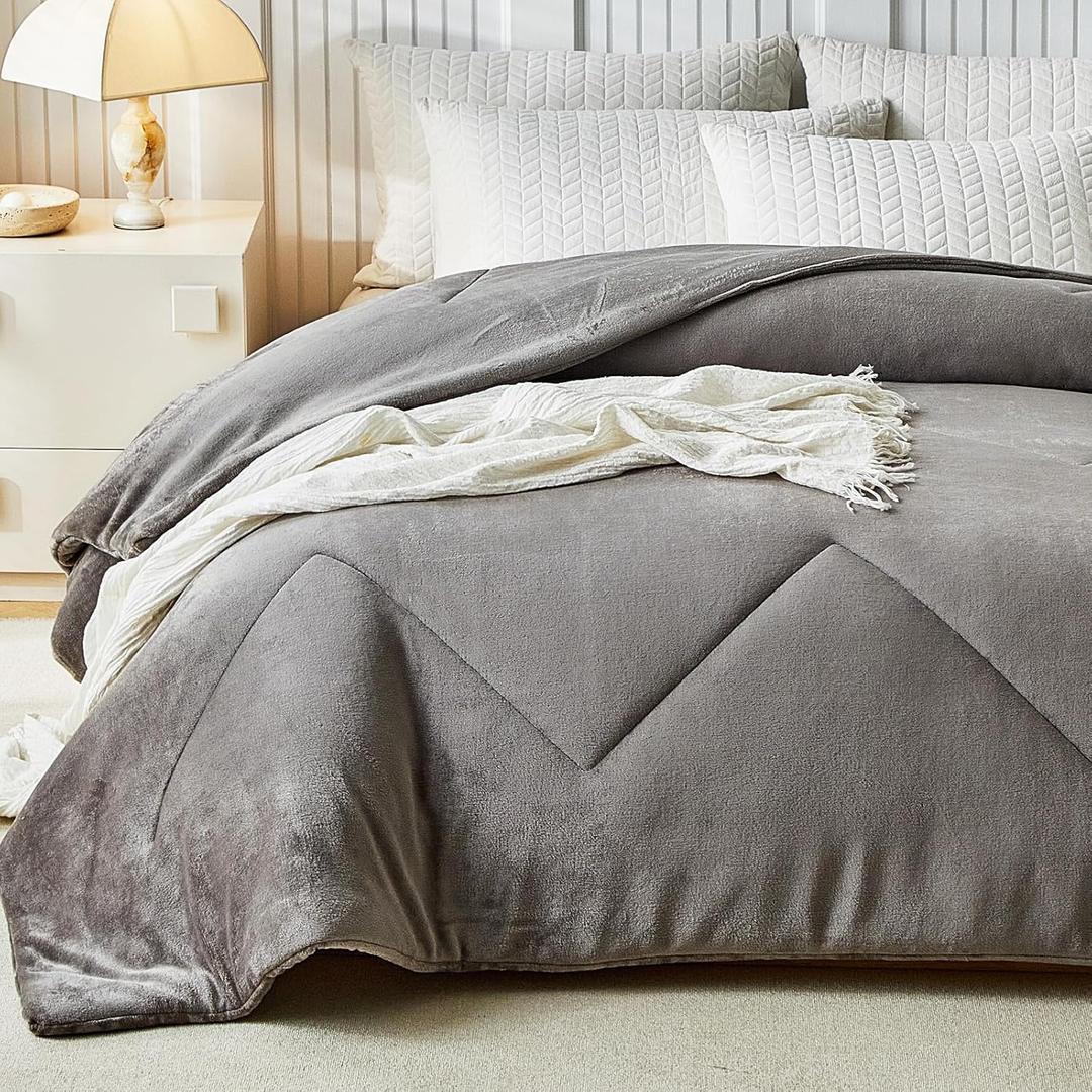 WARMDERN Queen Size Velvet Comforter Duvet Insert - 100% Milk Velvet Bedding Comforters with Wave Textured Pattern, Ultra Soft Lightweight Warm Bedding Comforter, Khaki, 90x90