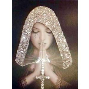 lDIY 5D Diamond Art kit for Adults, a Woman in Jewelry, Circular Jewel Crafts Art Perfect for Relaxation, Puzzle Home Game for Wall Decor Gift 16" x 12"