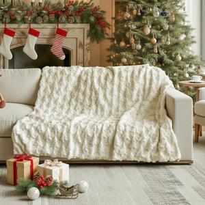 Horaldaily Christmas Blanket Throw, Beige Christmas Tree Soft Fuzzy Plush Faux Fur Cozy Blankets for Couch Sofa Bed Lounging, Ideal Gifts for Kids Adults Wife Self, 50x60