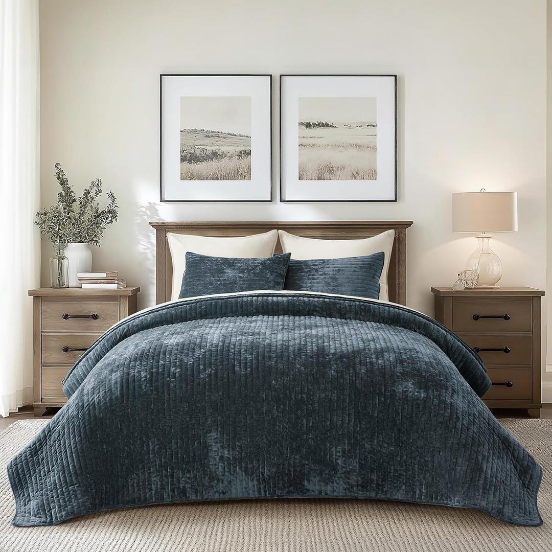 EverGrace Velvet Quilt Set Queen Size, Luxurious Soft Striped Channel Bedding Set, Lightweight Velvet Comforter for All Season, Oversized Bedspread Coverlet with 2 Matching Shams, Stormy Blue