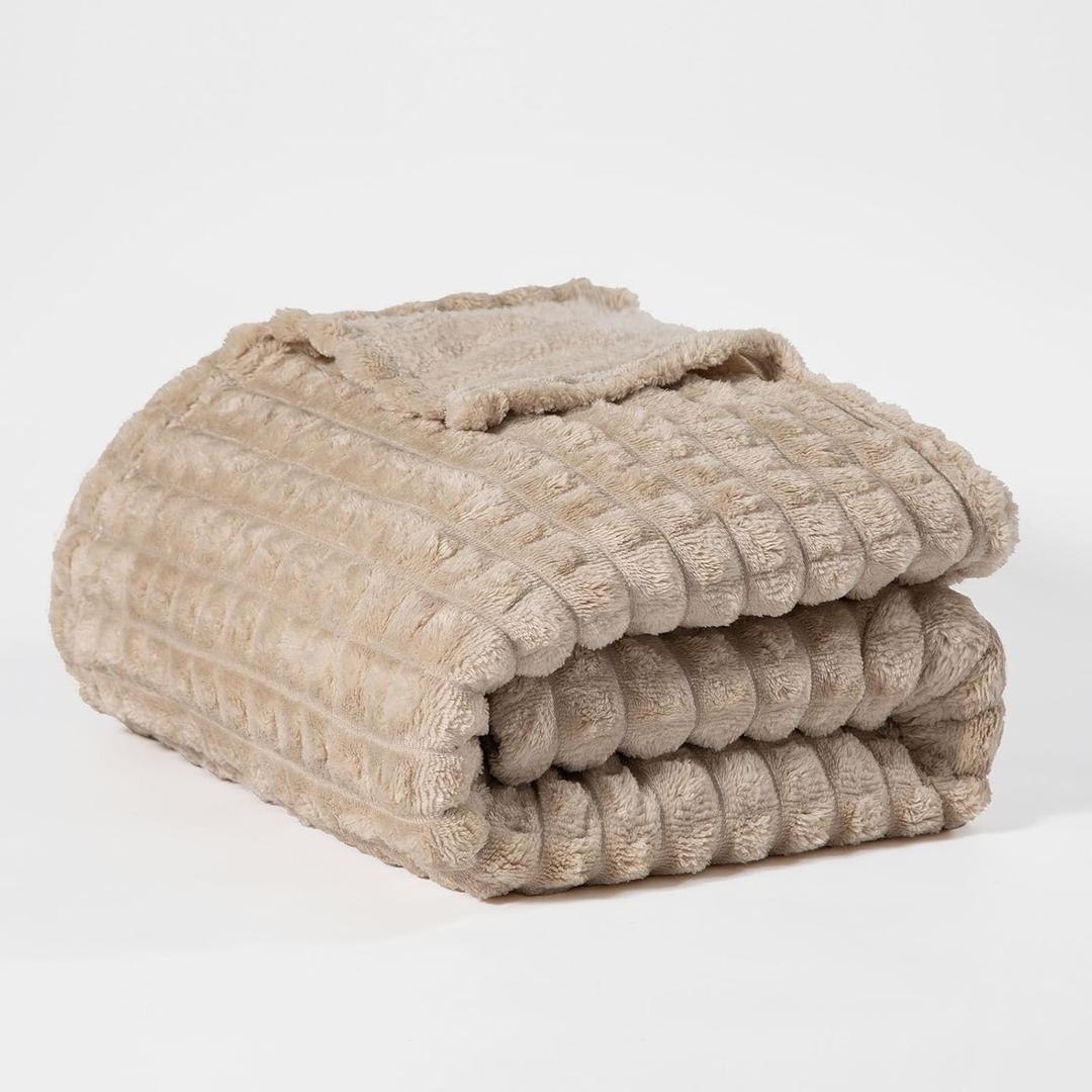 Ultra Soft Jacquard Sherpa Throw Blanket, Lightweight Yet Cozy, Versatile Couch and Travel Blanket, Checker Pattern, Multiple Sizes and Colors, Easy-Care and Durable,50x60 Inches (Camel)