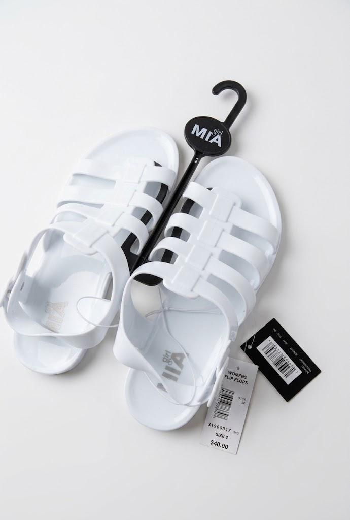 MIA WOMEN'S FLIP FLOPS SIZE 8