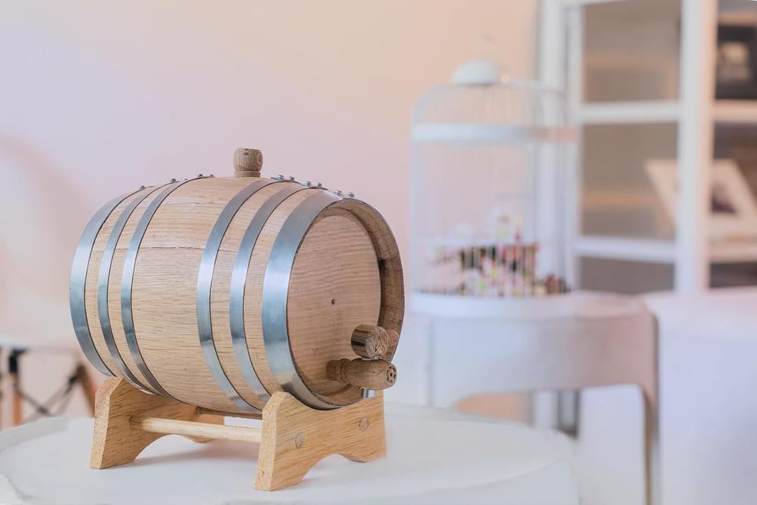 Oak Aging Barrels in 1, 2, 3, 5 Liter Perfect for Home Brewing & Spirit Aging American White Oak (10 liter (2.64 gal) Galvanized)