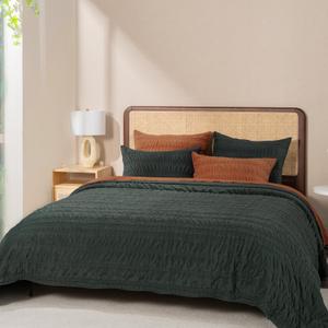 EverGrace Velvet Quilt King Size, Luxury Velvet Bedding Set, Ultra Soft Ruched Quilt Sets, Lightweight Comforter Vintage Textured Bedspread Coverlet with 2 Shams for All Season, Dark Green