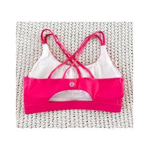 Running Girl Sports Bras for Women Medium Support, Criss-Cross Strappy Sports Bra Workout Yoga Bra with Removable Cups M