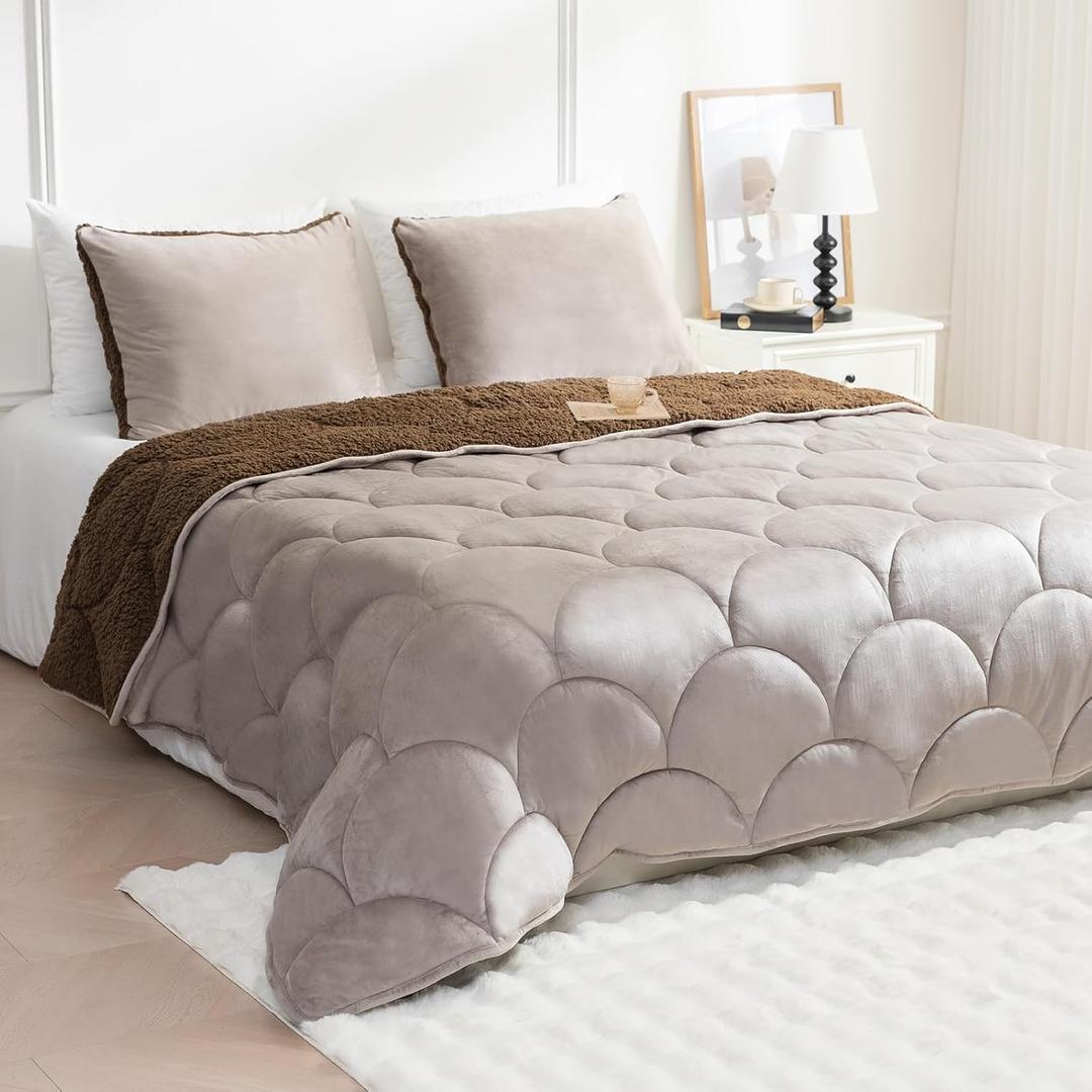Sherpa Comforter Set King Size 95 * 86", All Season Soft Warm Fleece Spring Fall Blanket Filled with Lightweight Microfiber, with 2 Pillow Sham
