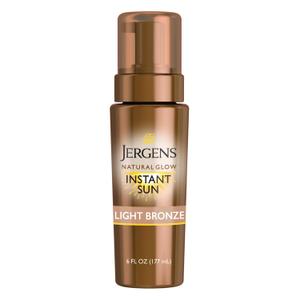 Jergens Natural Glow Instant Sun Body Mousse, Self Tanner for Light Bronze Tan, Sunless Tanning Body Bronzer for Natural Looking Color Instantly, 6 Oz