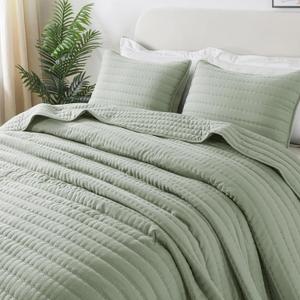 ROARINGWILD Sage Green King Size Quilt Bedding Sets with 2 Pillow Shams, Lightweight Soft Bedspread Coverlet, Quilted Blanket Thin Comforter Bed Cover for All Season, 3 Pieces, 104x90 inches