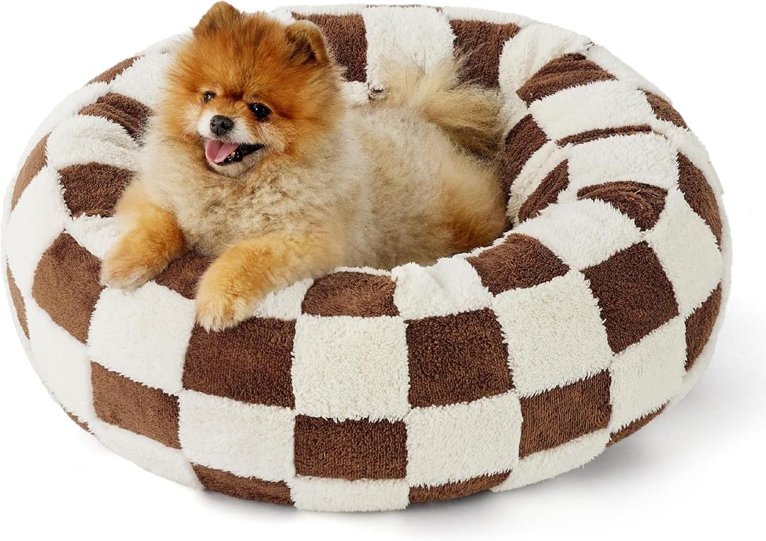 LE SURE Donut Small Dog Bed - Round Cat Beds Indoor Anti-Anxiety Calming Present for Pets, Washable Cute Modern Beds with Jacquard Shaggy Plush & Anti Slip Bottom23 Inch, Brwon (Brown Checks)