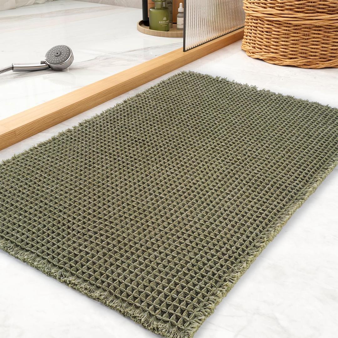 tchdio Waffle Bath Mat Rug, Super Absorbent Non Slip Bath Mats for Bathroom Mat Ultra Soft Bathmat Machine Washable Bathroom Rugs with Tassels, Bath Rugs for Bathroom Floor Beside Tub, 18" x 30" (Dark Green)