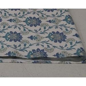 Tablecloth Delicate Flowers with Tender Petals 60x82