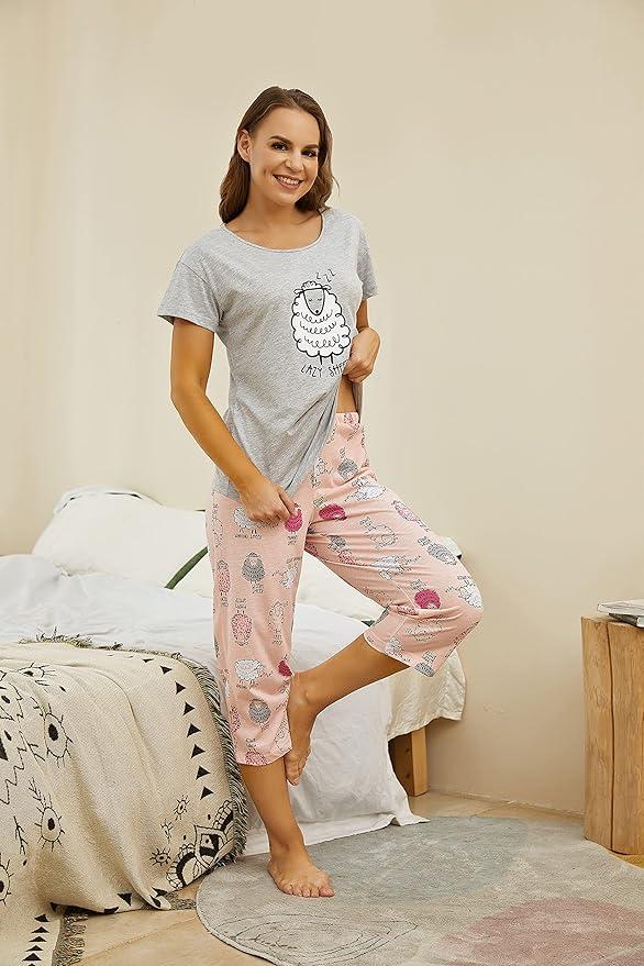 PNAEONG Women Pajama Set Sleepwear Tops with Capri Pants Casual and Fun Prints Pajama Sets, Medium