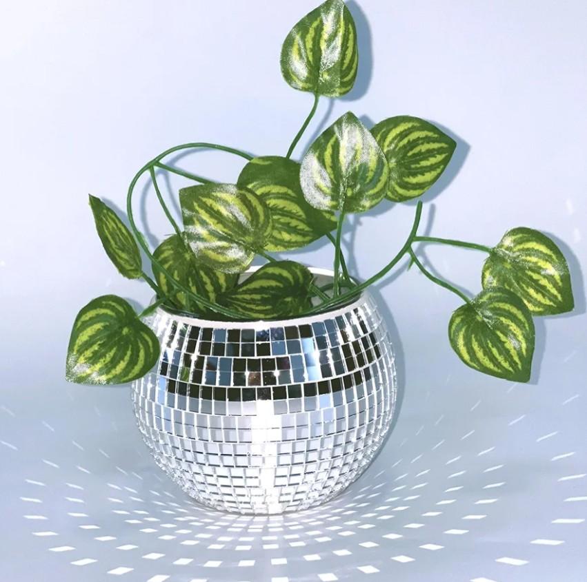 Disco Ball Vase,Disco Planter,Disco Ball Bowl,Disco Plant Holder,Silver Mirror Glass Disco Decor Vase for Table Centerpieces,Party,Bar,Office,3 * 4 * 4IN