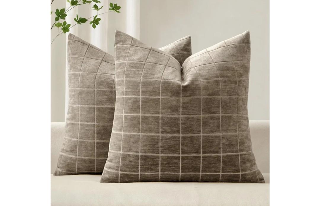 MIULEE Decorative Chenille Check Throw Pillow Covers Vintage Plaid Couch Pillows 20x20 Inch Set of 2 Neutral Boho Farmhouse Cushion Covers Modern Spring Home Decor for Sofa Bed Living Room Taupe Grey