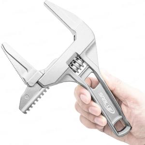 SABLUE Adjustable Wrench Spanner Reversible Jaw Pipe Wrench, Self-gripping angled teeth grip pipe, Wide Jaw Large Openings Short Shank Wrench Repair Tool Washbasin Tube Nut Disassembly (Teeth Silver) (Length 200mm / 8")