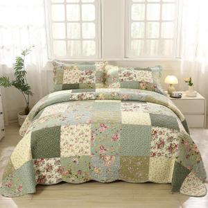 vctops Boho Patchwork Cotton Quilted Bedspread Quilt Set Queen Size 3 Pieces Soft Reversible Lightweight Coverlet Set Floral Print 1 Quilt and 2 Pillow Shams (Green D,Queen)