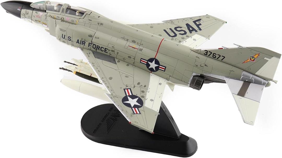 Hobby Master | 1:72 Scale Diecast Military Aircraft Replica | F-4C Phantom II, 64-0676, 45th TFS, Ubon, Thailand, 1965 | Model HA19062