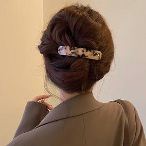 French Hair Barrettes Clip for Women Thick Thin Hair Ponytail Holder Vintage Tortoise Leopard Print Hair Clips Barrette for Hair Pin Curved Resin Barrette Hair Styling Clips for Long Hair
