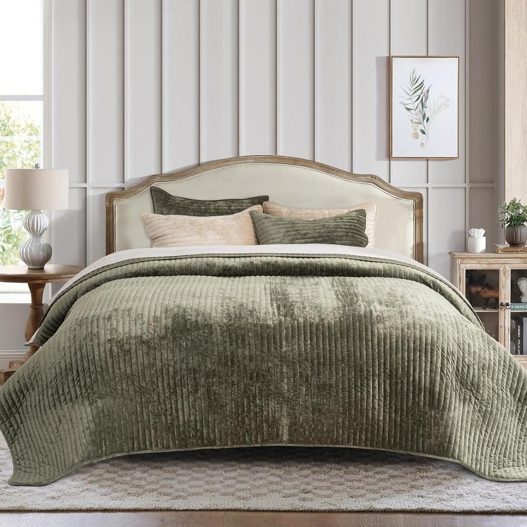 EVERGRACE Velvet Quilt Set King Size, Luxurious Soft Striped Channel Bedding Set, Lightweight Velvet Comforter for All Season, Oversized Bedspread Coverlet with 2 Matching Shams, Olive Green