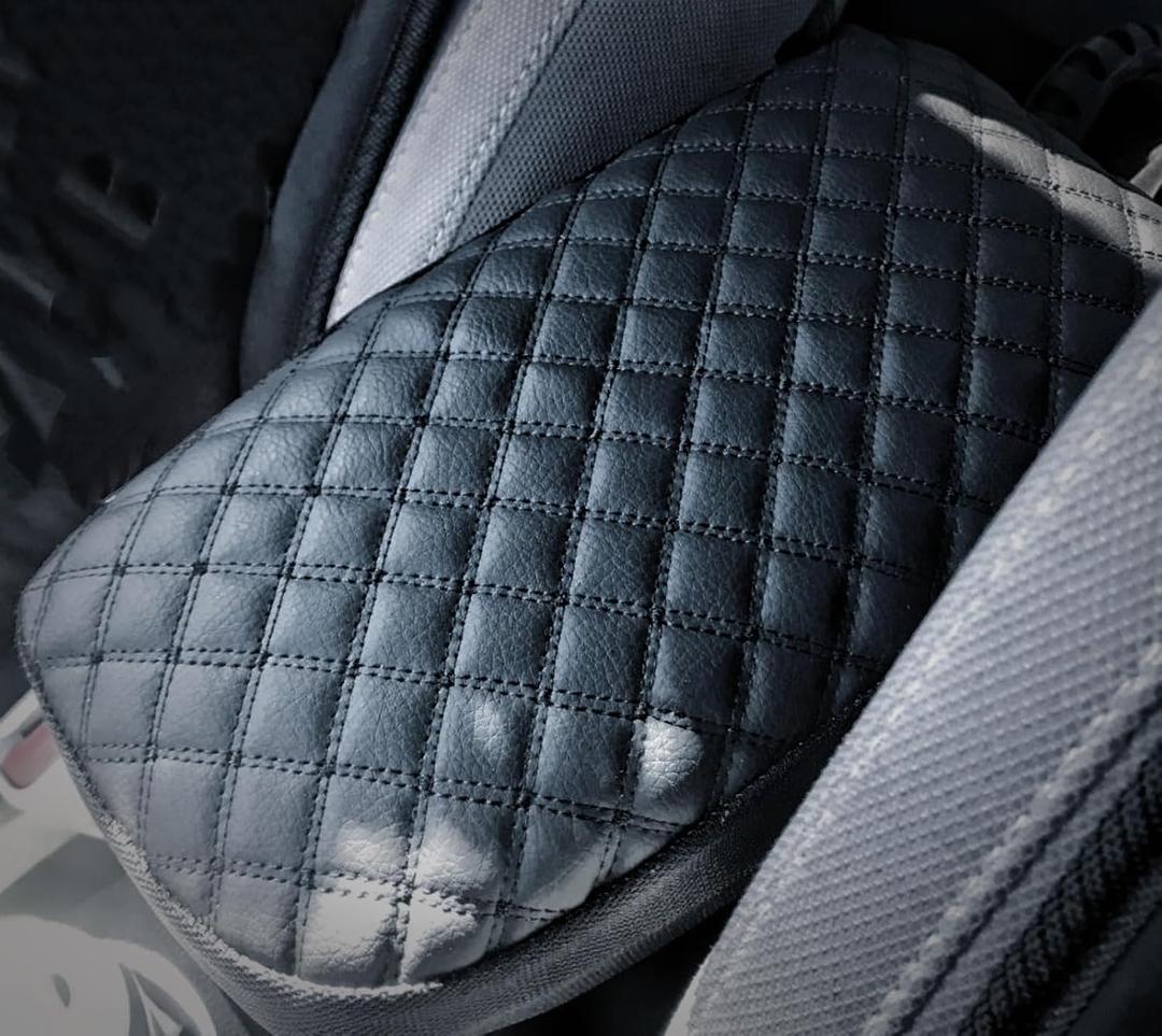 it's us Center Console Armrest Cover Compatible with Chevy Equinox 2018-2026, Synthetic Leather Console Lid Protector, Non-Slip Elastic Fit, Interior Protection (Not for EV)